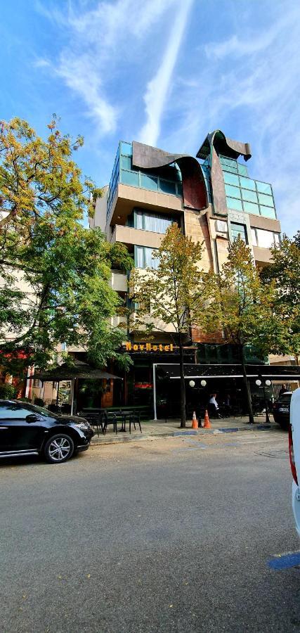 Nov Hotel Tirana Exteriör bild