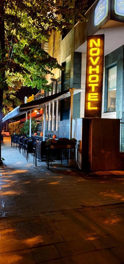 Nov Hotel Tirana Exteriör bild
